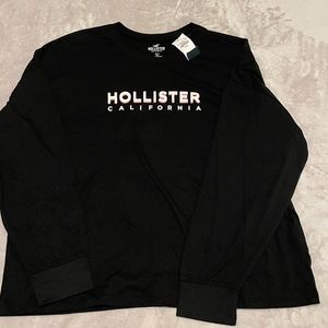 Black and White Hollister Long Sleeve Shirt/Sweatshirt
